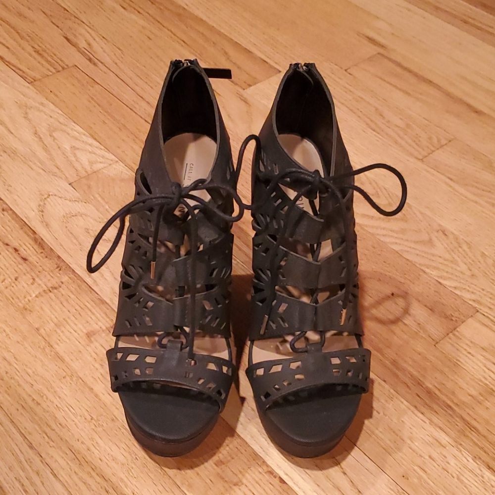 Black Lace Wedges